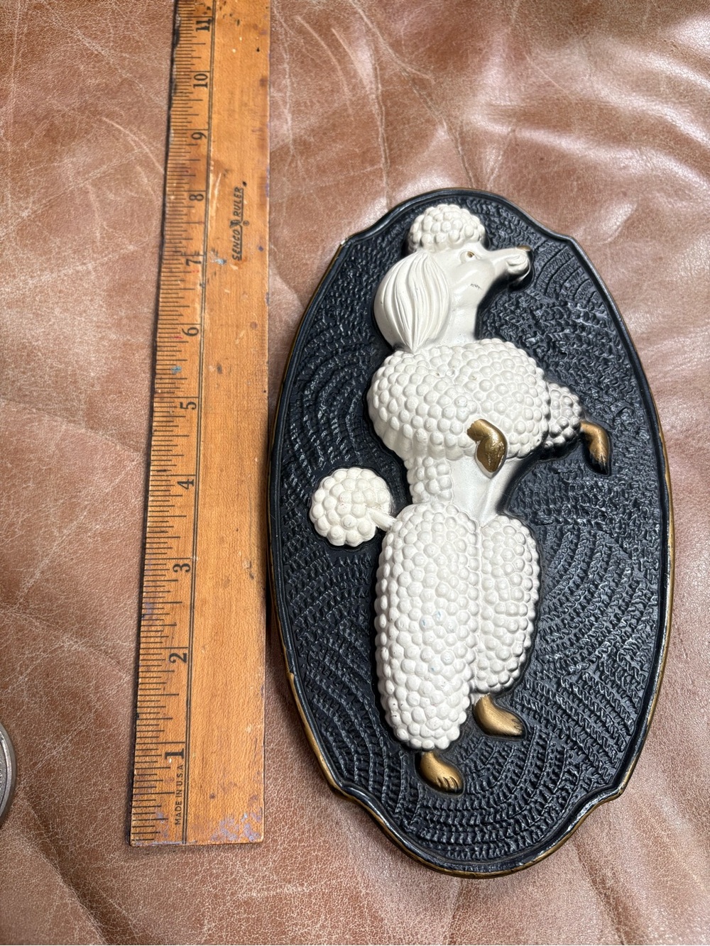 Vintage 60s White Poodle Black Wall Art Plaque Chalkware Dog - Picture 6 of 9